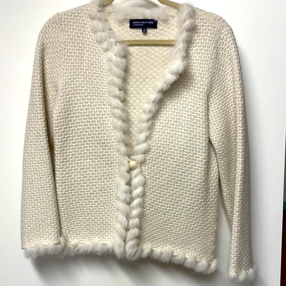 Jones New York Signature sweater with angora rabbit fur - Picture 1 of 2